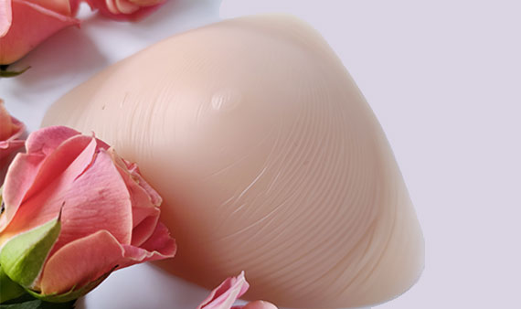 La solution de la prothèse  mammaire, à glisser dans la poche de votre soutien-gorge, permet de retrouver confiance en soi, de bouger et de vivre librement